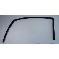 Уплотнитель направляющяя стекло л audi q7 4l 4l0837439b