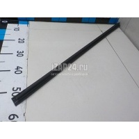 Накладка стекла переднего правого Toyota Auris (E15) (2006 - 2012) 6817112330