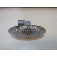 Повторитель на крыло белый Toyota Auris (E15) (2006 - 2012) 8173002080
