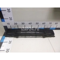 Решетка в бампер центральная Toyota Auris (E15) (2006 - 2012) 5311202080
