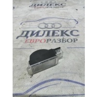 плафон салонный Audi 4e0947415a