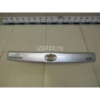 Накладка двери багажника Toyota Prius (2009 - 2015) 7680147070B0