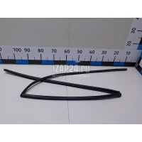 Уплотнитель стекла двери Toyota Land Cruiser (120)-Prado (2002 - 2009) 6814260050