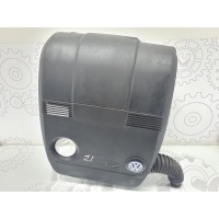 Декоративная крышка двигателя Volkswagen Polo 2003 03D129607K