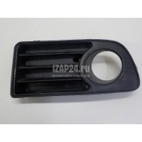 Рамка противотуманной фары правой Mitsubishi Carisma (DA) (1999 - 2003) mr485380