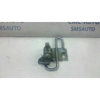 Петля двери Нижн. Volkswagen Passat B6 3C0831412C