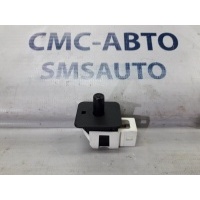 Концевик двери Mercedes CLS-Class W219 A2028209410