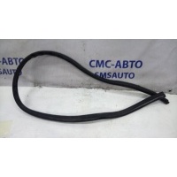 Уплотнитель капота Volkswagen Tiguan 2008-2011 5N0823723A