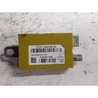 Усилитель антенны Volvo V40 2013-2016 30761709