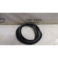 Уплотнитель двери Mercedes C-Class W204 2008-2012 A2047271187