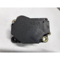 Моторчик заслонки отопителя Volvo XC90, S80, XC70, V70, S60 2002-2009 31101061