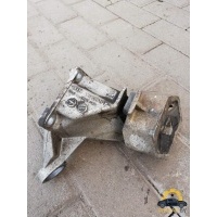 Кронштейн КПП Audi 100 C4,4A 1993 4A0399114F