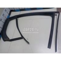 Направляющая стекла двери VAG Golf V (2003 - 2009) 1k6839432g5ap