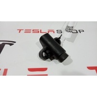 Корпус упора крышки багажника правый Tesla Model X 2020 1051429-00-D