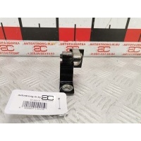 Петля двери передней правой Skoda Rapid 2015 8K0831402P