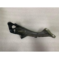 кронштейн крыла правый Audi RS 6 C7 2014 4G0821136A
