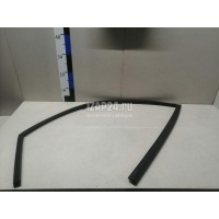 Уплотнитель стекла двери Nissan Tiida (C11) (2007 - 2014) 80330EL00A