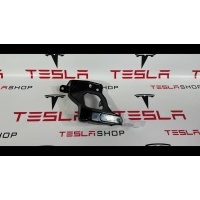 крепление фары правой Tesla Model 3 2021 1086016-S0-A