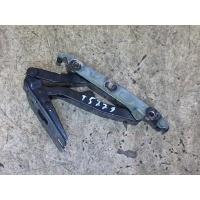 Петля крышки багажника правая Volkswagen Jetta 5 2004-2010 2007 1K5827302A