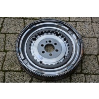 Колесо маховик volkswagen jetta 03l105266dp новые оригинал