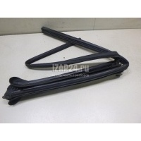 Уплотнитель стекла двери Nissan Pathfinder (R51) (2005 - 2014) 82330EB300