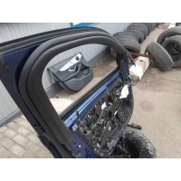 Уплотнитель двери передней левой Mercedes C W204 2010 A2047271187