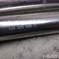 Амортизатор крышки багажника (3-5 двери) Volkswagen Golf 4 2000 1J0823359C
