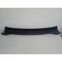 Планка под лобовое стекло Opel Astra J 2010-2017 13267105