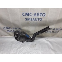 Петля капота Volkswagen Touareg NF 7P6823302