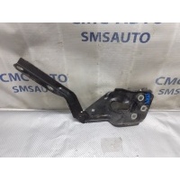 Петля капота Volkswagen Touareg NF 7P6823301