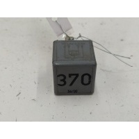 Реле вентилятора Audi A4(B5) 2000 8D0951253