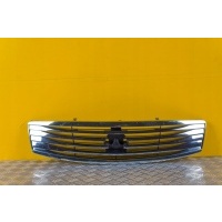 Infiniti g35 g37 седан 2008 - решетка радиатора передняя