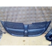 решетка радиатора Chrysler Voyager 04576955