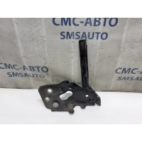 Петля капота Volkswagen Touareg NF 7P6823302
