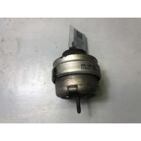 Подушка крепления двигателя Audi A4 B5 (S4,RS4) 2002 8D0199382L