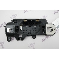 Ответная часть ручки двери LH Audi Q5 80A 2017 80B837811