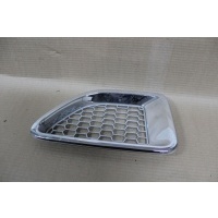 Накладка переднего правого крыла Land Rover Range Rover Sport 2005-2012 LR006305