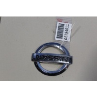 Эмблема двери багажника Nissan Pathfinder R51 2005-2014 90891EB300