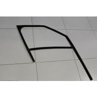 Уплотнитель стекла передней правой двери Land Rover Range Rover Sport 2013- LR084156