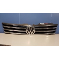 Решетка радиатора Volkswagen Touareg 2010-2018 7P6853651LZLL