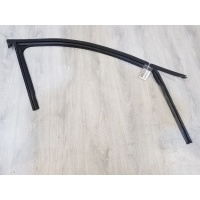 Уплотнитель стекла передней правой двери Audi A3 8V 2012-2020 8V4837440A