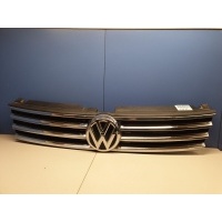 Решетка радиатора Volkswagen Touareg 2010-2018 7P6853651LZLL