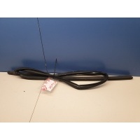Уплотнитель стекла двери задний левый Toyota Avensis T27 2008-2018 6815205110