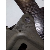 Кронштейн Volkswagen Touareg 2003 022971501H
