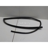 Уплотнитель стекла двери Toyota Camry V50 (2011 - 2018) 6815206090