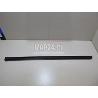 Накладка стекла переднего правого Toyota Highlander II (2007 - 2013) 6817148040