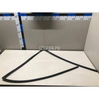 Уплотнитель стекла двери Toyota Highlander II (2007 - 2013) 6814248040