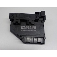 Блок предохранителей Toyota Highlander II (2007 - 2013) 8272048110