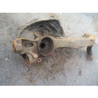 Ступица передняя правая Volkswagen Passat 1998 8d0407258am
