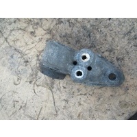 Сайлентблок Volkswagen Passat 1998 4b0501521e